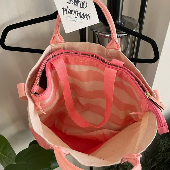 Victoria Secret 2-in-1 beach tote - Picture 4 of 7